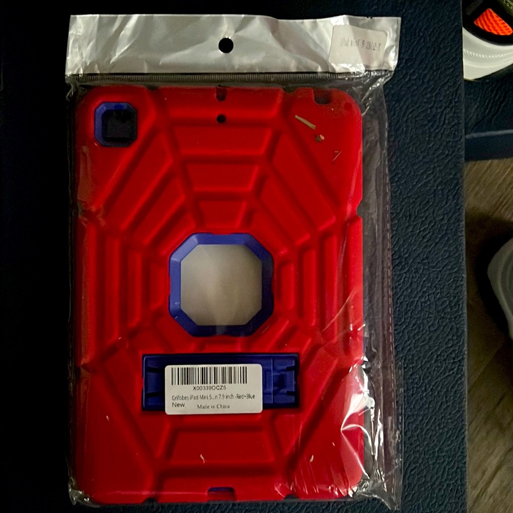iPad Mini OutterBox Red and Blue